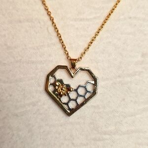 🔸️5/$25🔸️Bee Honeycomb Necklace